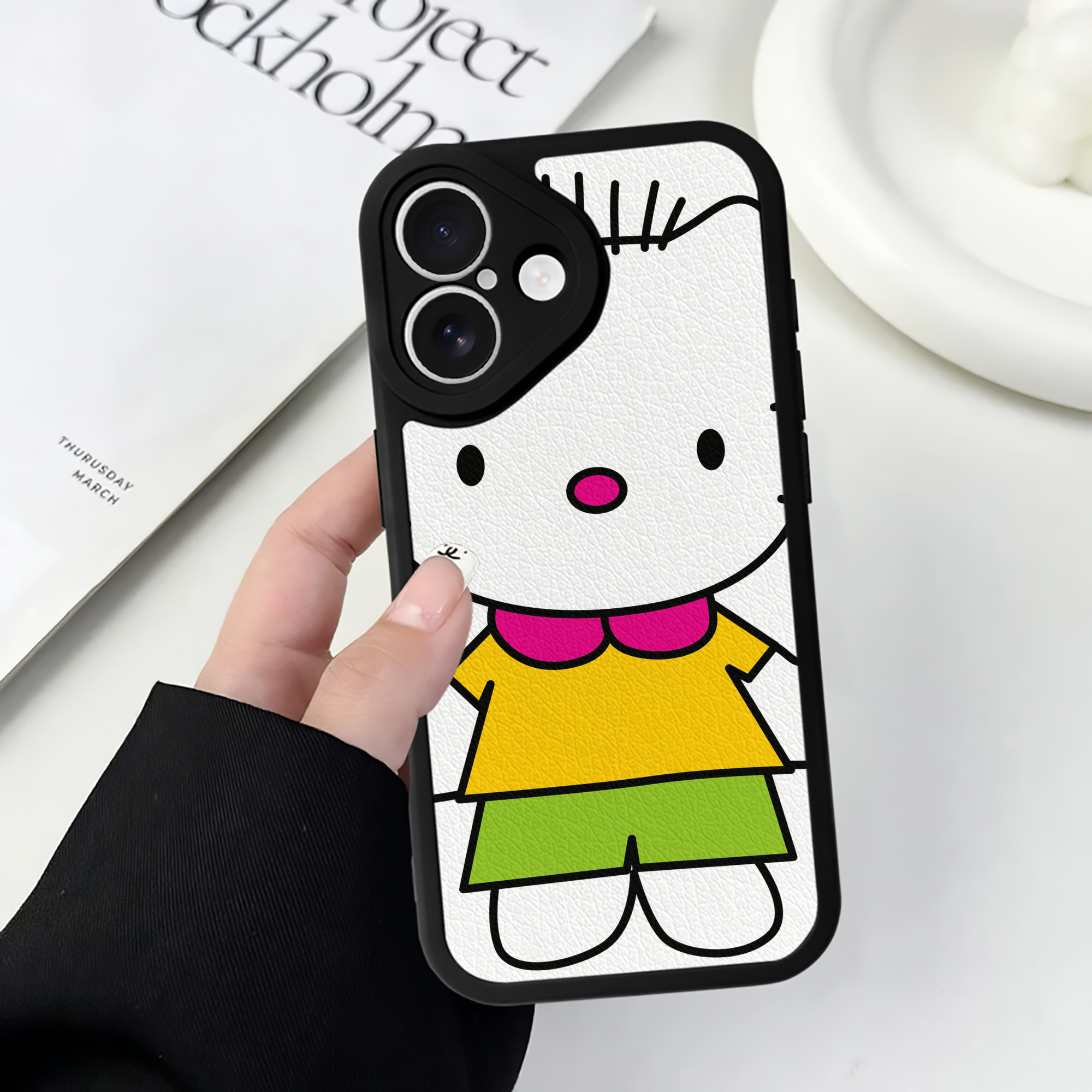 （画像用） Hello Kitty ハローキティ 【iPhone 16シリーズ対応】シリコンスマホケース（レザー調） 材質：シリコン